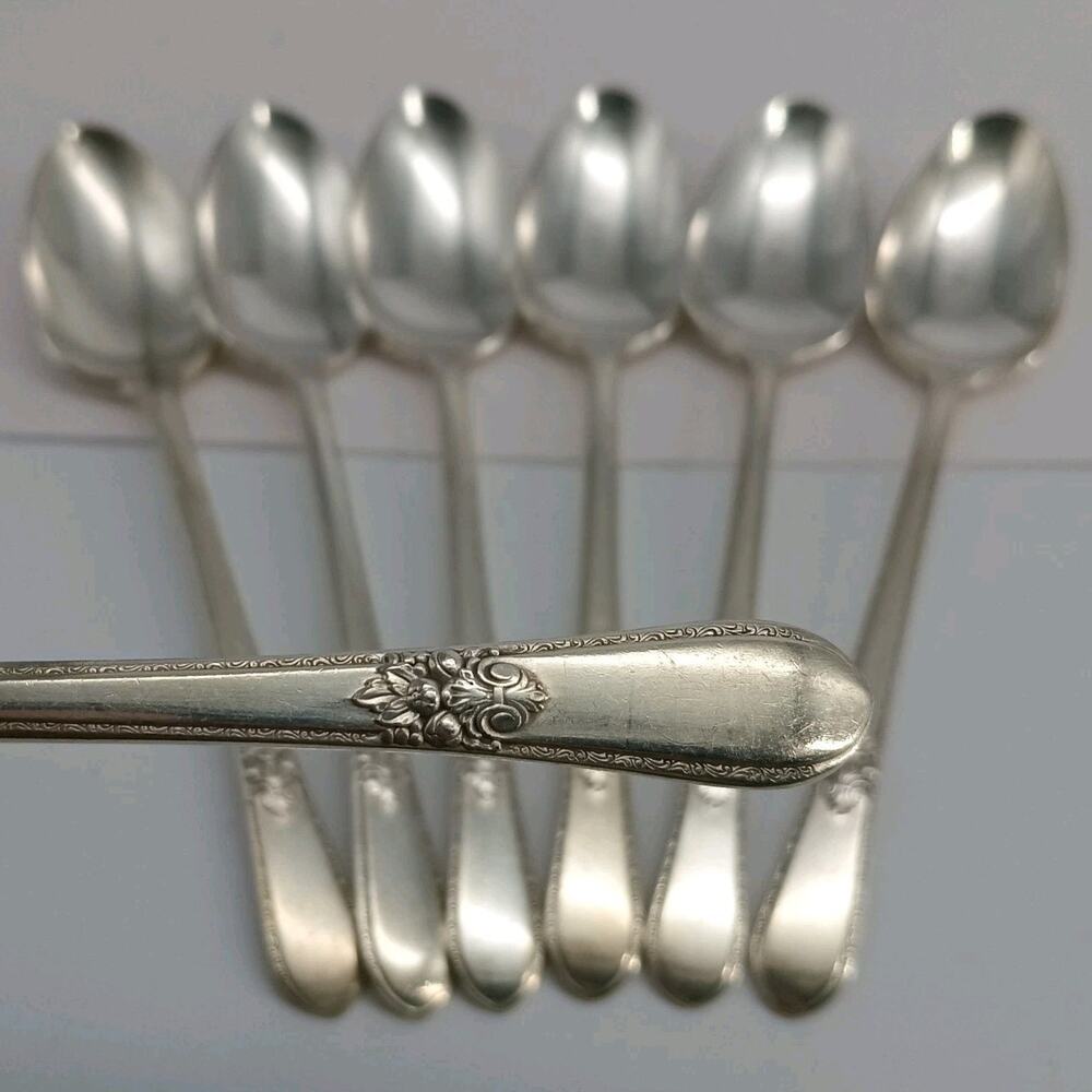7X Tsp Rogers Bros ADORATION International SilverPlate Teaspoons Silver plated